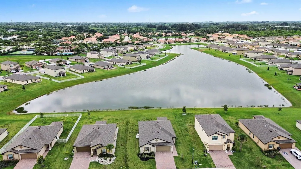 969 Bent Creek Drive Fort Pierce, FL 34947
