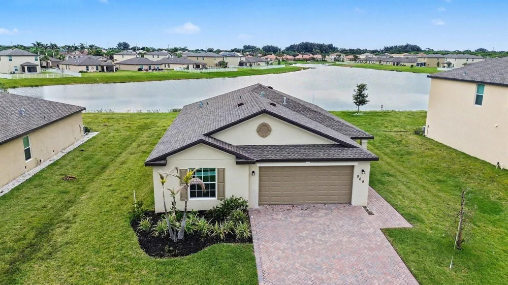 969 Bent Creek Drive Fort Pierce, FL 34947