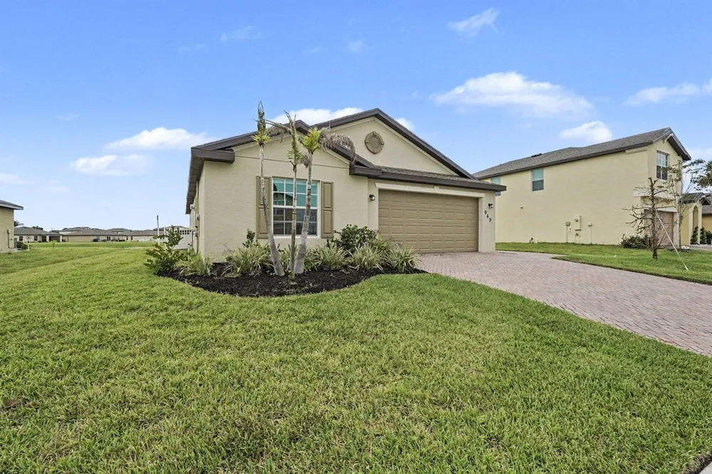 969 Bent Creek Drive Fort Pierce, FL 34947