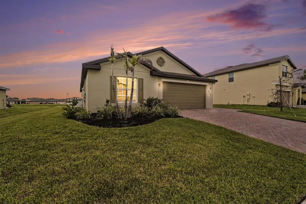 969 Bent Creek Drive Fort Pierce, FL 34947