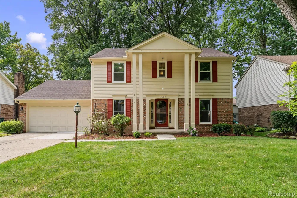 2118 E Rutgers Drive Troy City, MI 48085