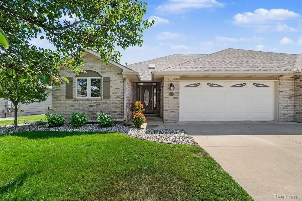 28 Millpond Trail Saginaw Charter Township, MI 48603