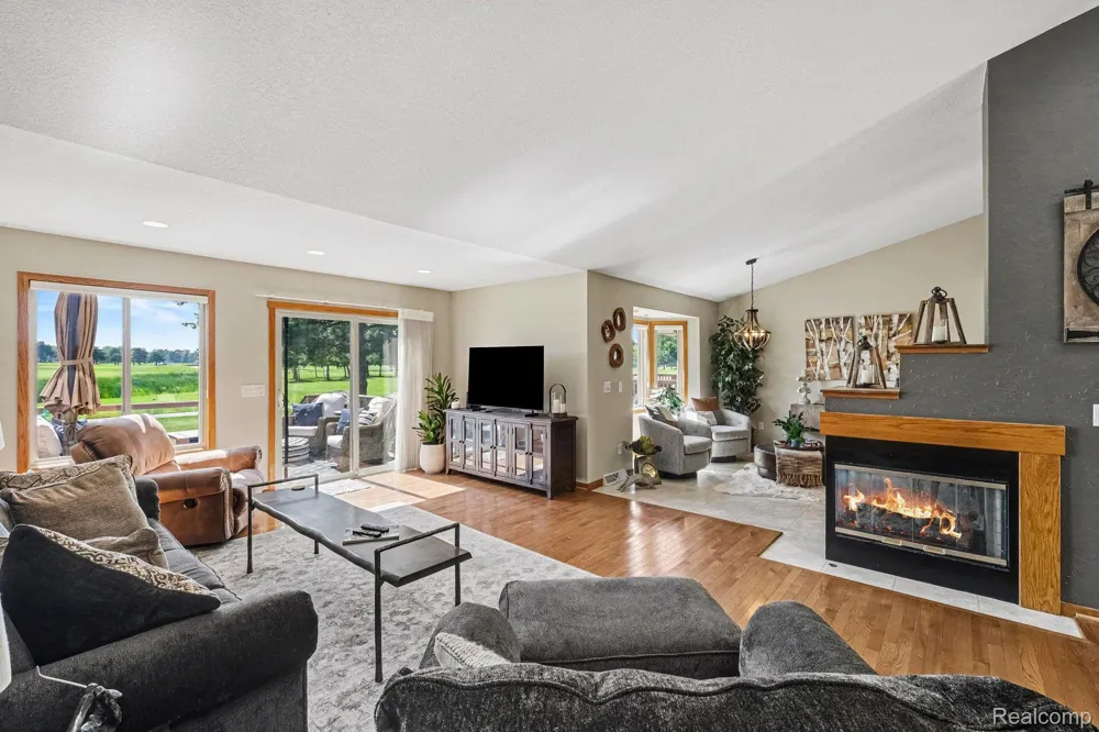 28 Millpond Trail Saginaw Charter Township, MI 48603