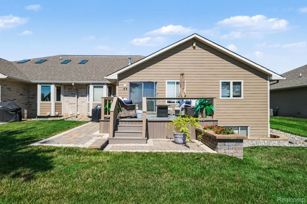 28 Millpond Trail Saginaw Charter Township, MI 48603