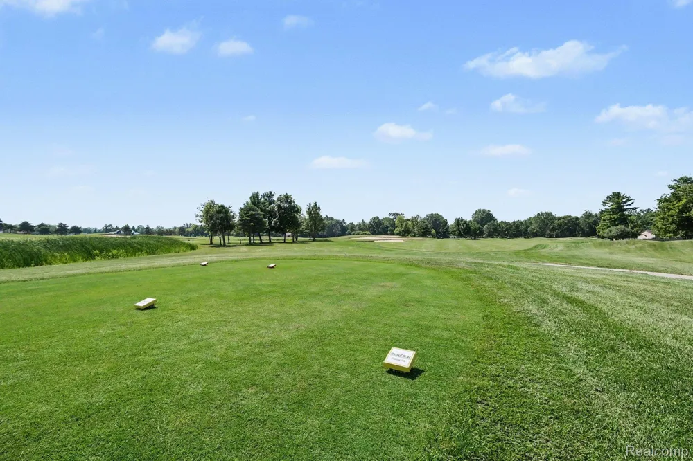28 Millpond Trail Saginaw Charter Township, MI 48603