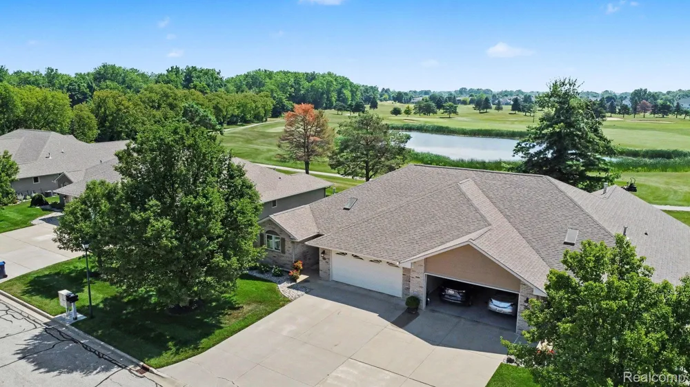 28 Millpond Trail Saginaw Charter Township, MI 48603