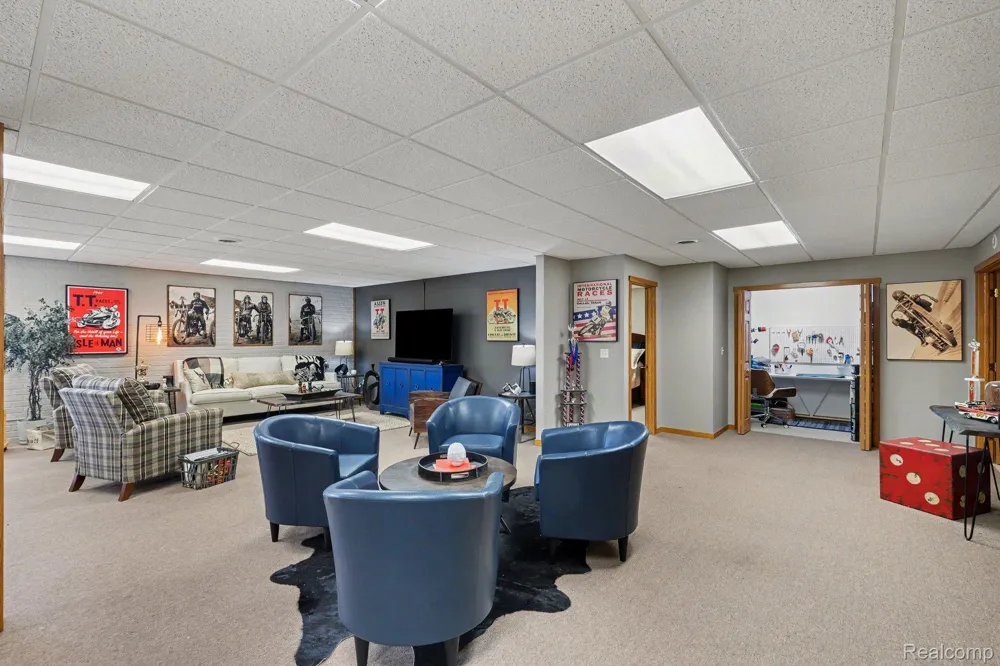 28 Millpond Trail Saginaw Charter Township, MI 48603