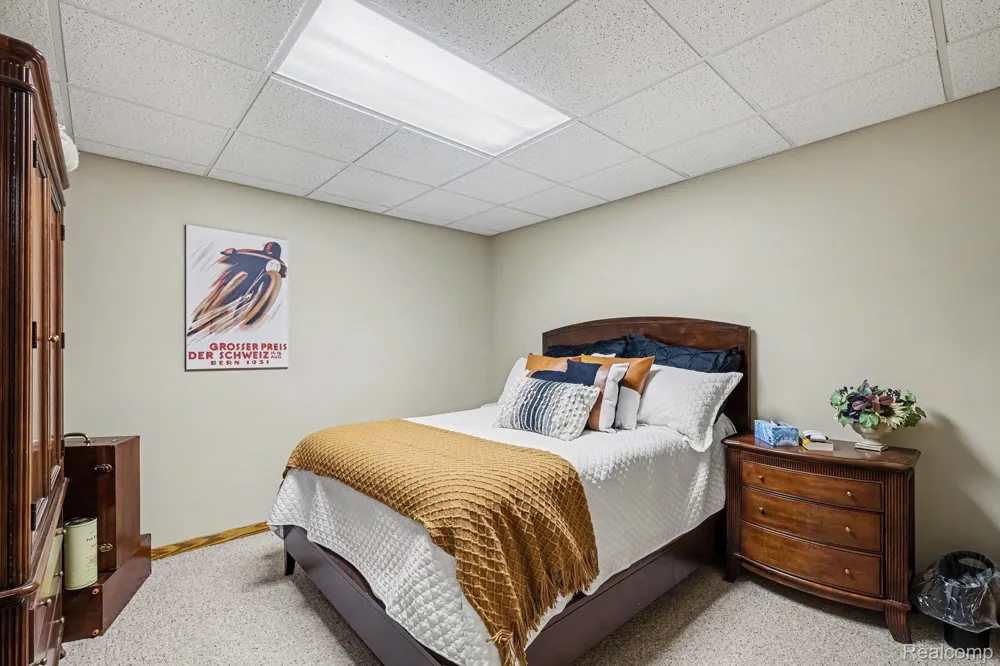 28 Millpond Trail Saginaw Charter Township, MI 48603