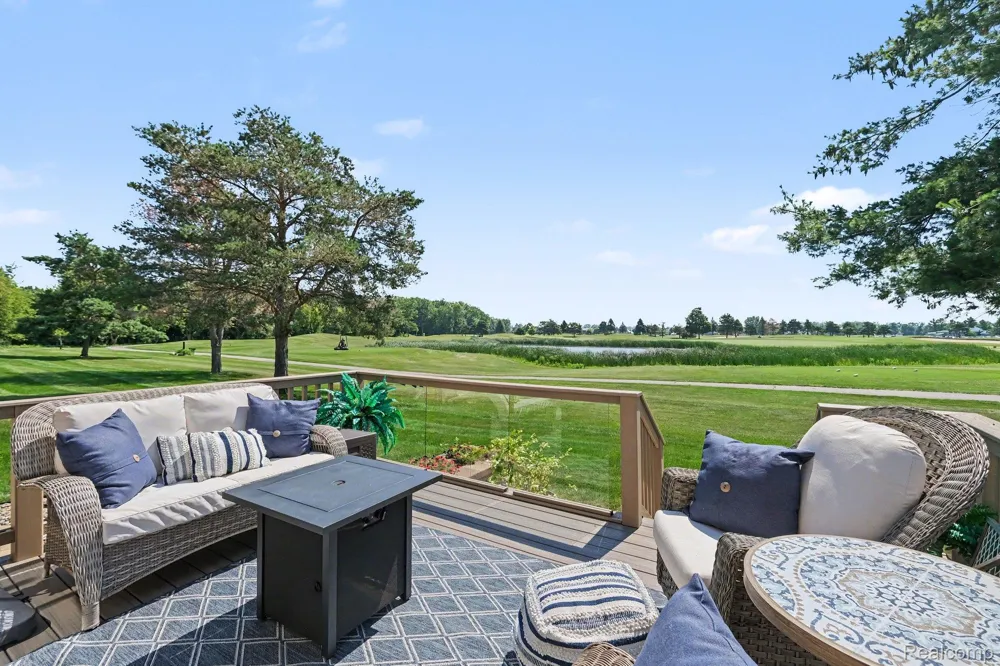 28 Millpond Trail Saginaw Charter Township, MI 48603