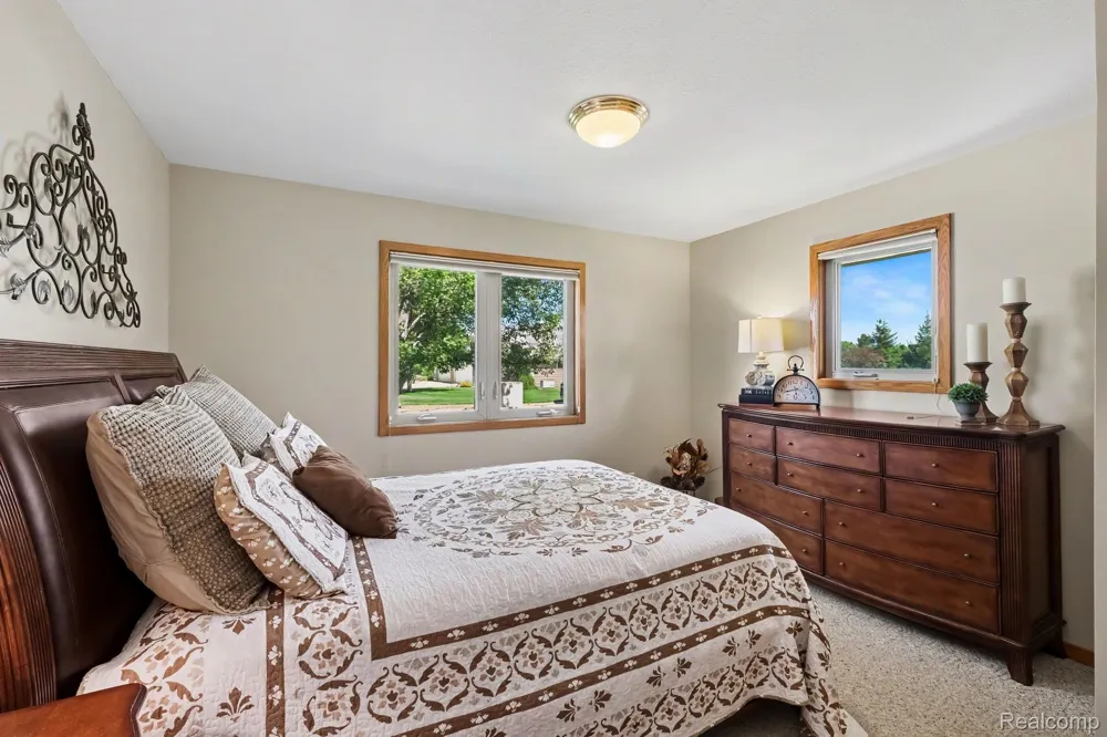 28 Millpond Trail Saginaw Charter Township, MI 48603