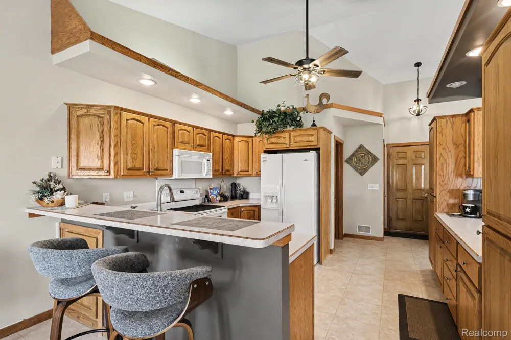 28 Millpond Trail Saginaw Charter Township, MI 48603