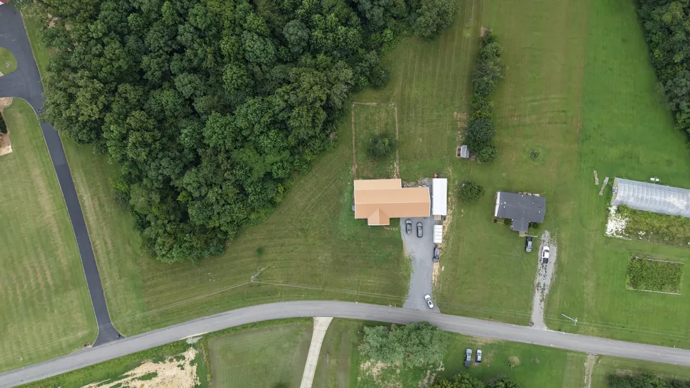 4423 Highland Rd Lafayette, TN 37083
