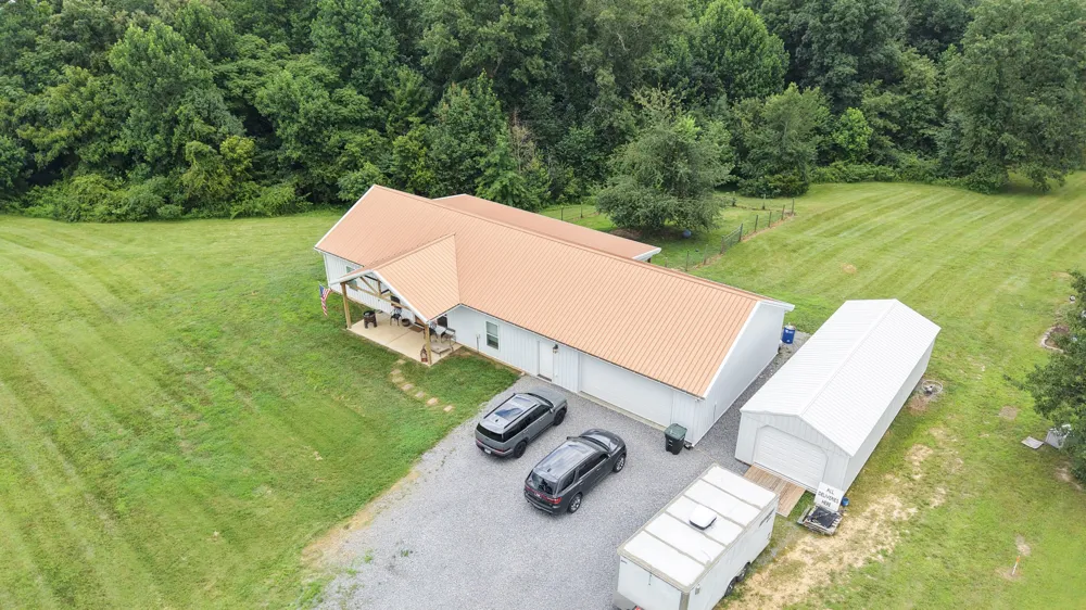 4423 Highland Rd Lafayette, TN 37083
