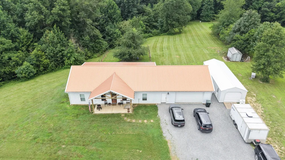 4423 Highland Rd Lafayette, TN 37083