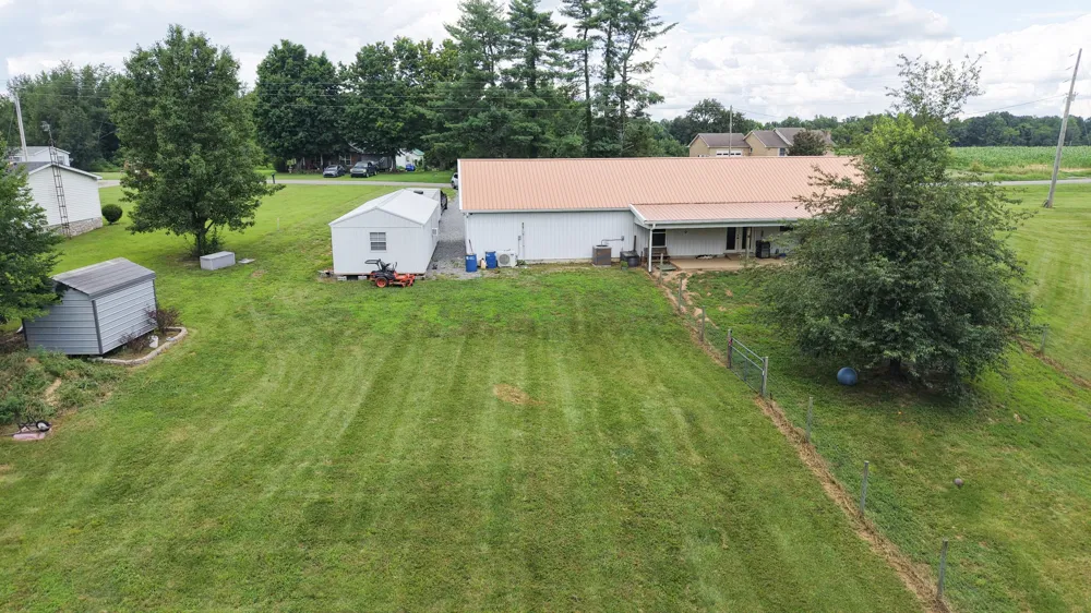 4423 Highland Rd Lafayette, TN 37083