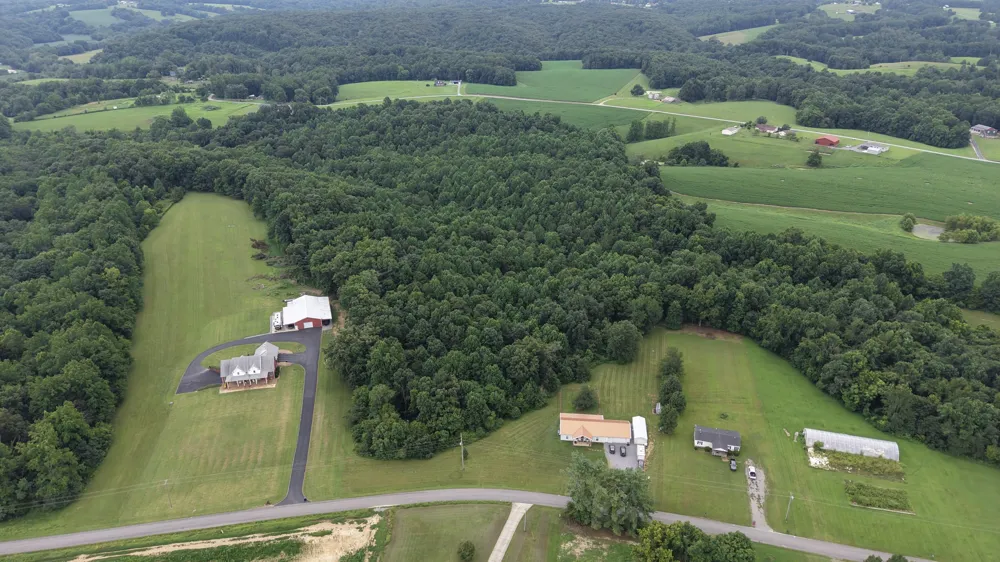 4423 Highland Rd Lafayette, TN 37083