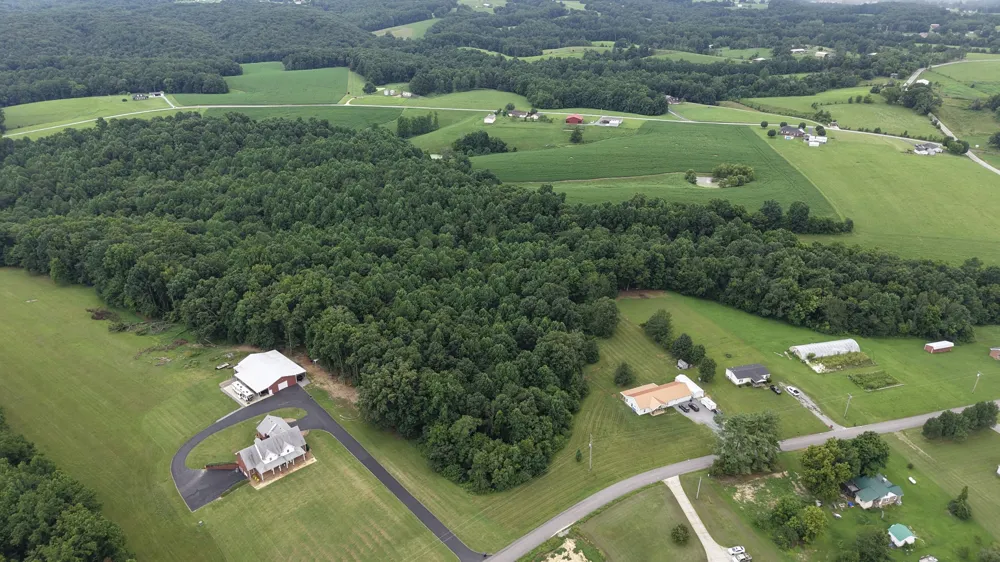 4423 Highland Rd Lafayette, TN 37083