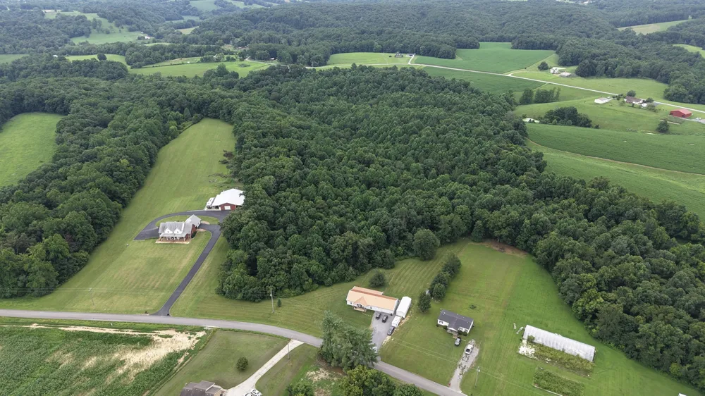 4423 Highland Rd Lafayette, TN 37083