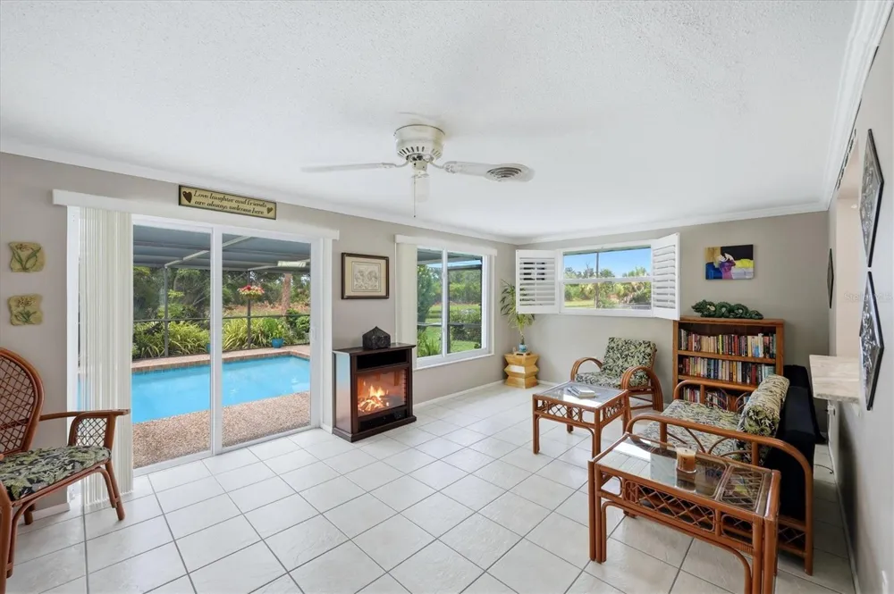 383 E WENTWORTH CIRCLE Englewood, FL 34223