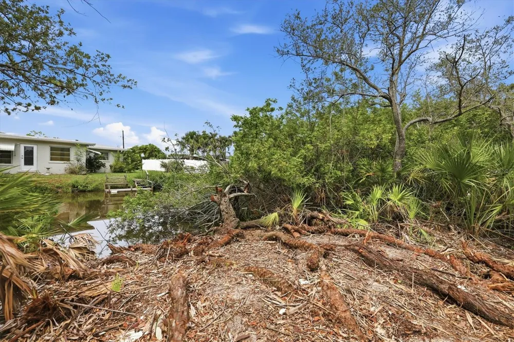 383 E WENTWORTH CIRCLE Englewood, FL 34223