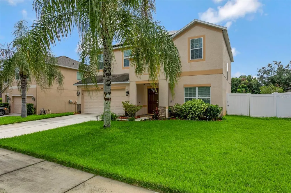 1424 MAIN STREET Valrico, FL 33594