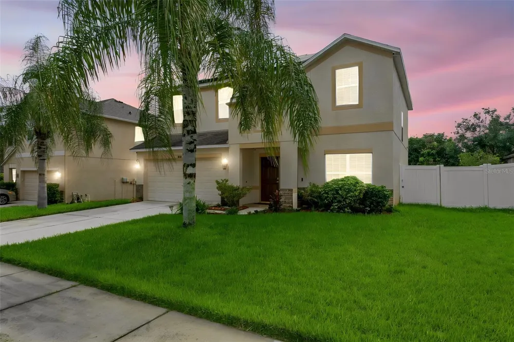 1424 MAIN STREET Valrico, FL 33594