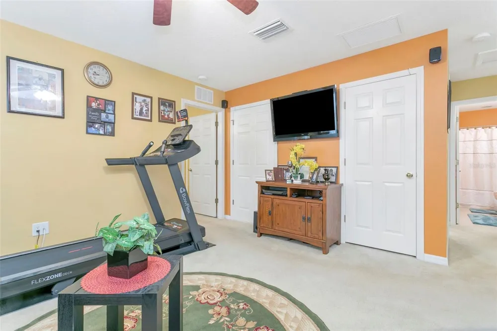 1424 MAIN STREET Valrico, FL 33594