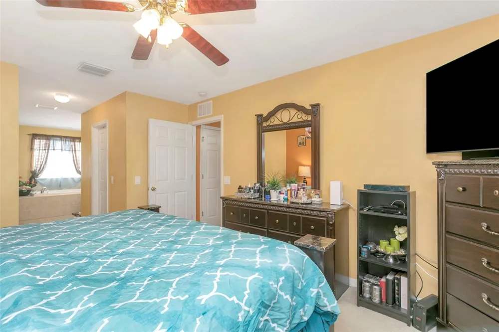 1424 MAIN STREET Valrico, FL 33594
