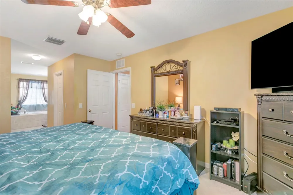 1424 MAIN STREET Valrico, FL 33594
