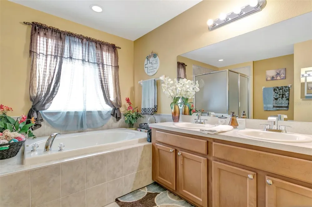 1424 MAIN STREET Valrico, FL 33594