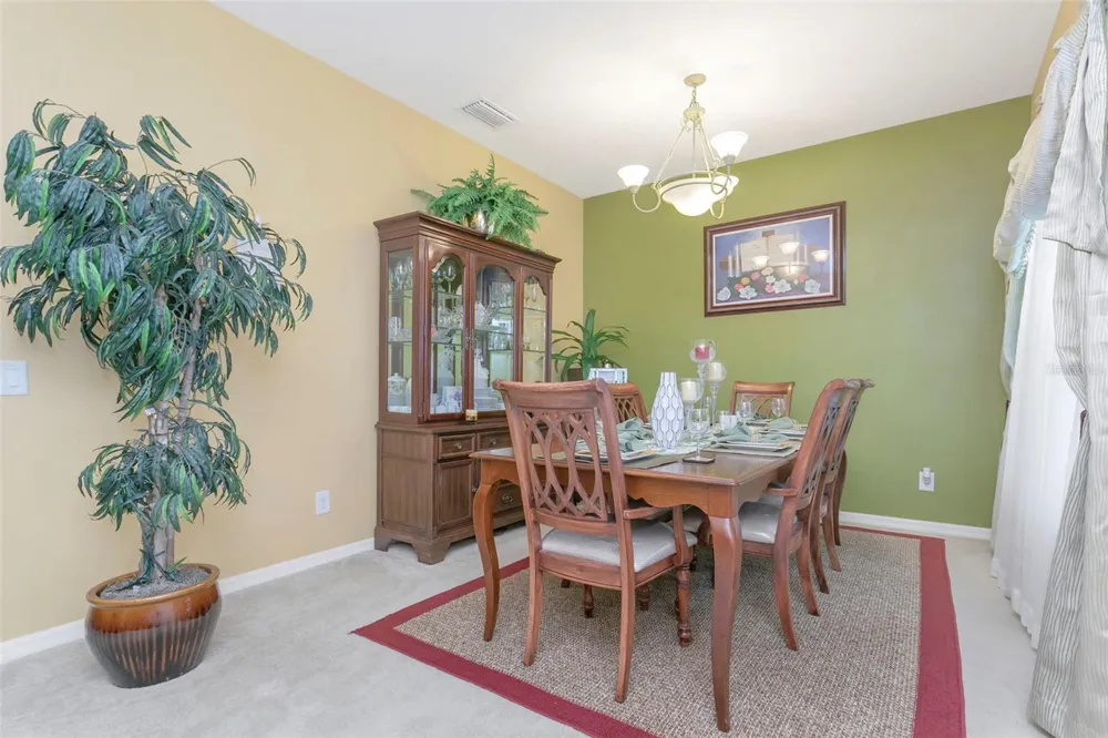 1424 MAIN STREET Valrico, FL 33594