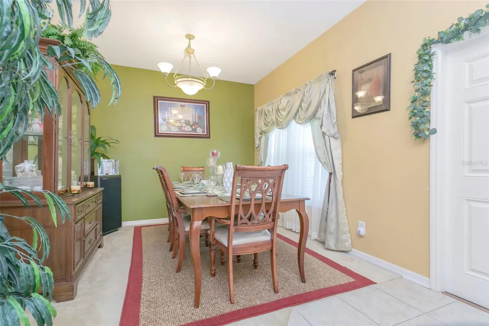 1424 MAIN STREET Valrico, FL 33594