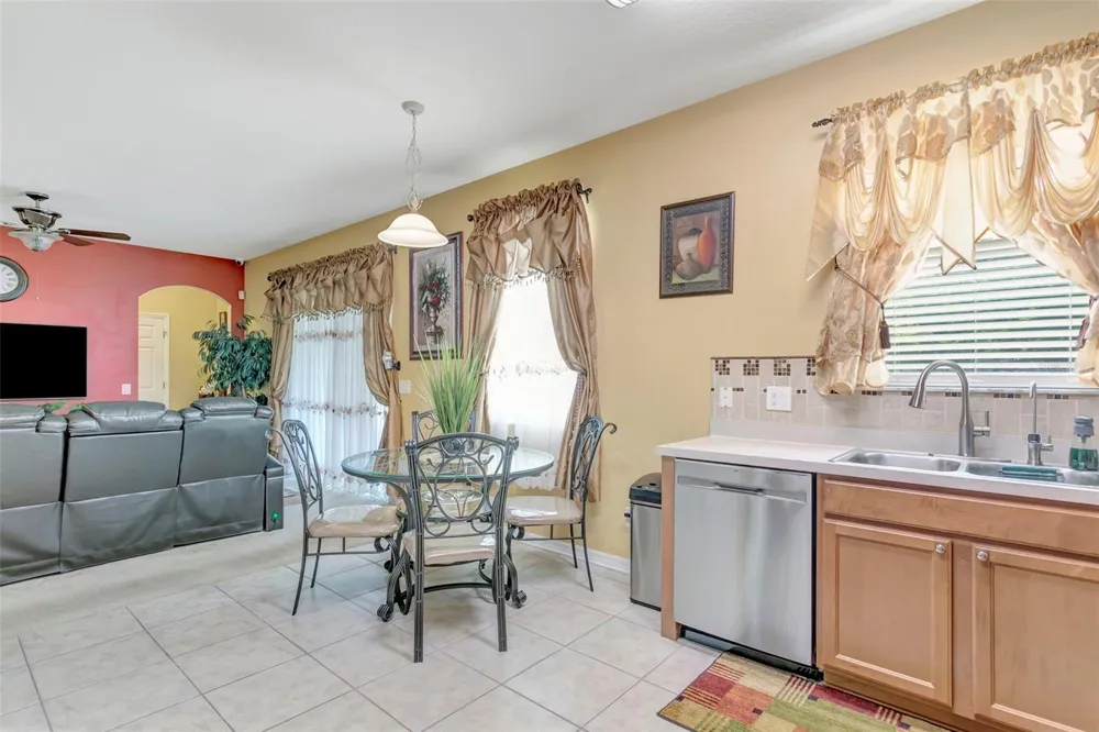 1424 MAIN STREET Valrico, FL 33594