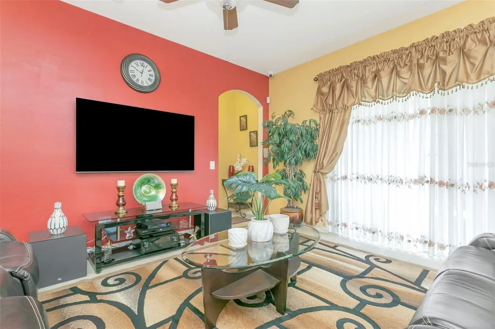 1424 MAIN STREET Valrico, FL 33594