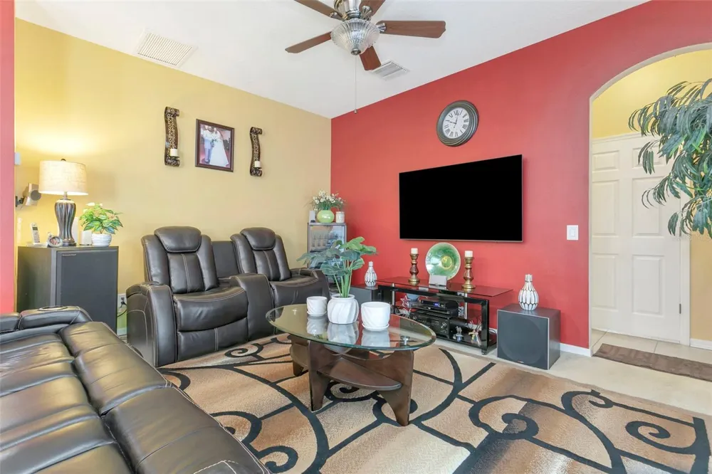 1424 MAIN STREET Valrico, FL 33594