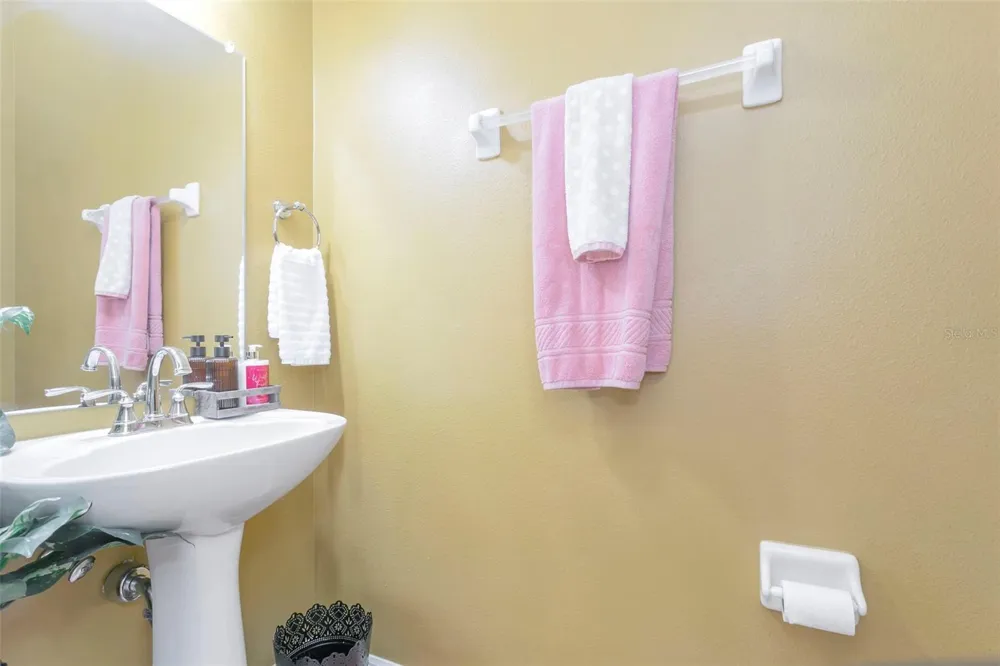 1424 MAIN STREET Valrico, FL 33594