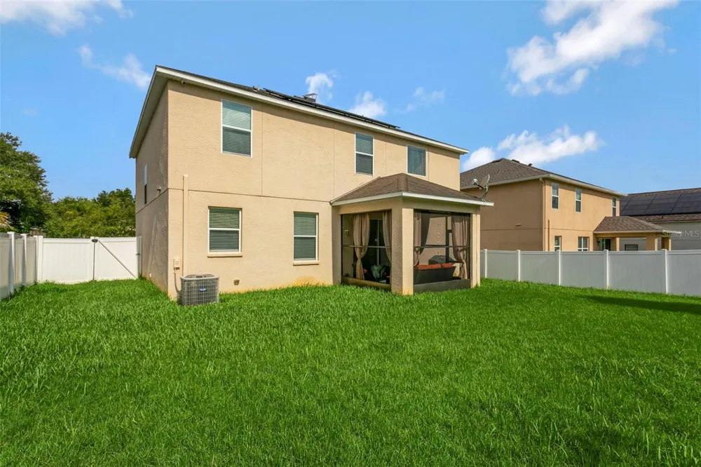 1424 MAIN STREET Valrico, FL 33594