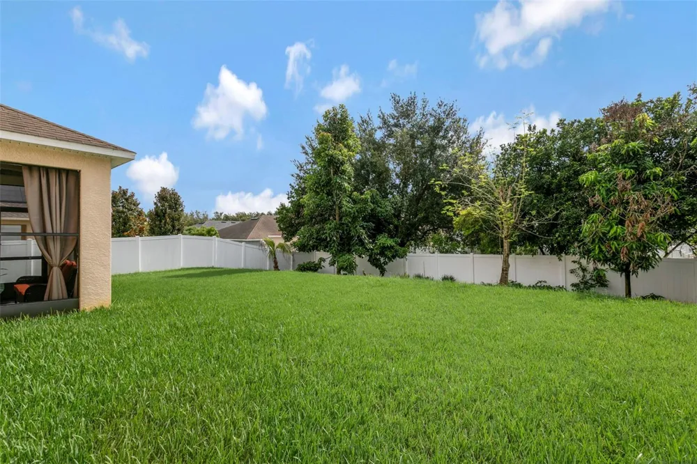 1424 MAIN STREET Valrico, FL 33594