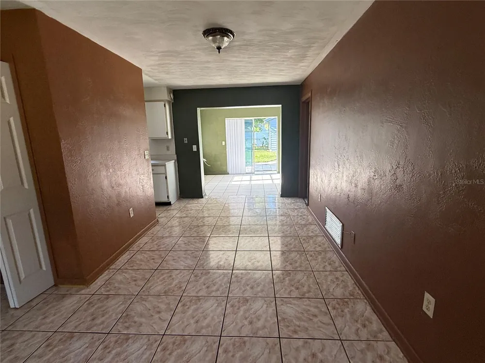 3802 E ESTHER STREET Orlando, FL 32812