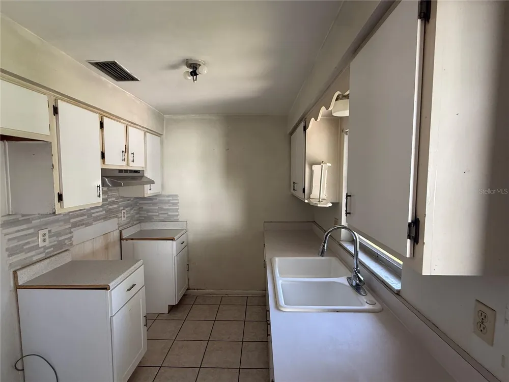3802 E ESTHER STREET Orlando, FL 32812