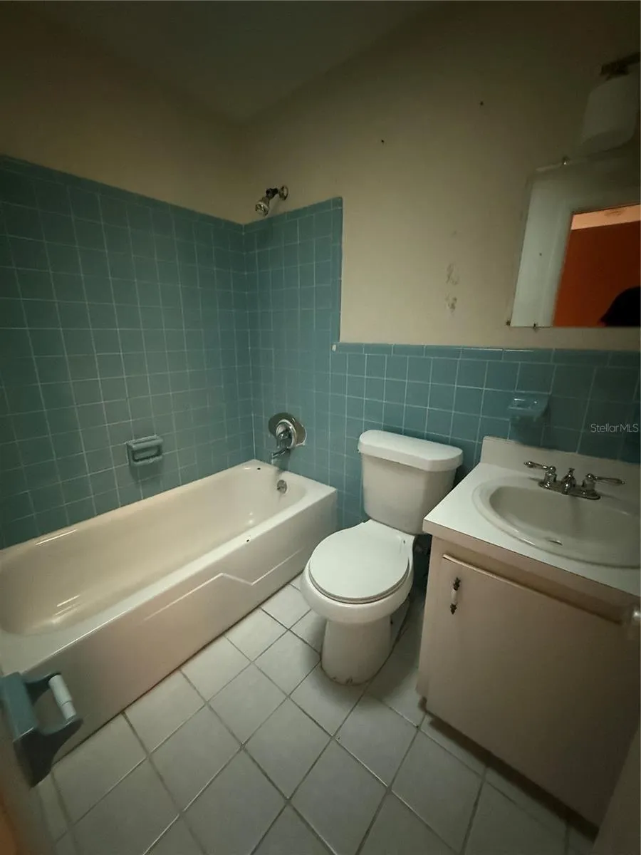 3802 E ESTHER STREET Orlando, FL 32812