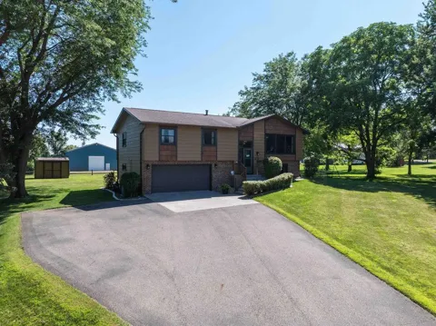 207 Maple Avenue SW