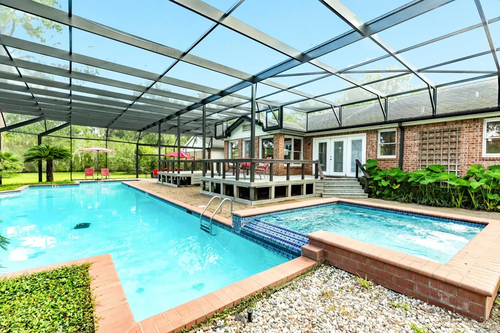 45 Lake Rd Road Lake Jackson, TX 77566