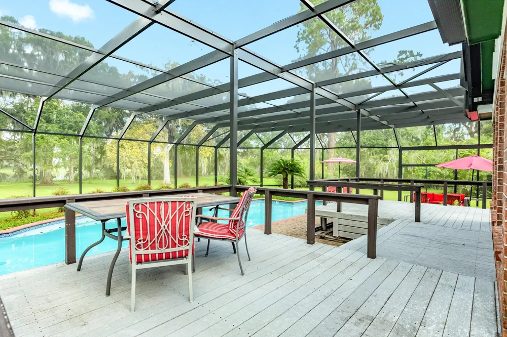 45 Lake Rd Road Lake Jackson, TX 77566