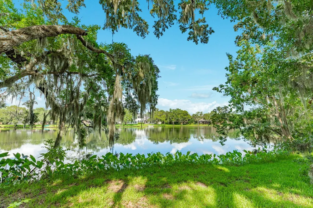 45 Lake Rd Road Lake Jackson, TX 77566