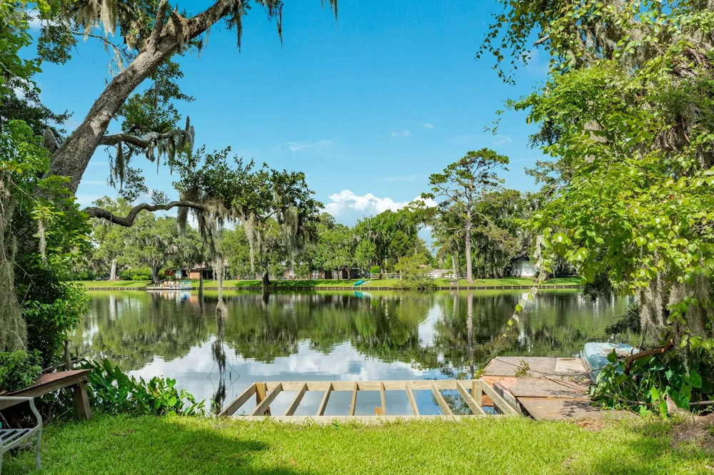 45 Lake Rd Road Lake Jackson, TX 77566