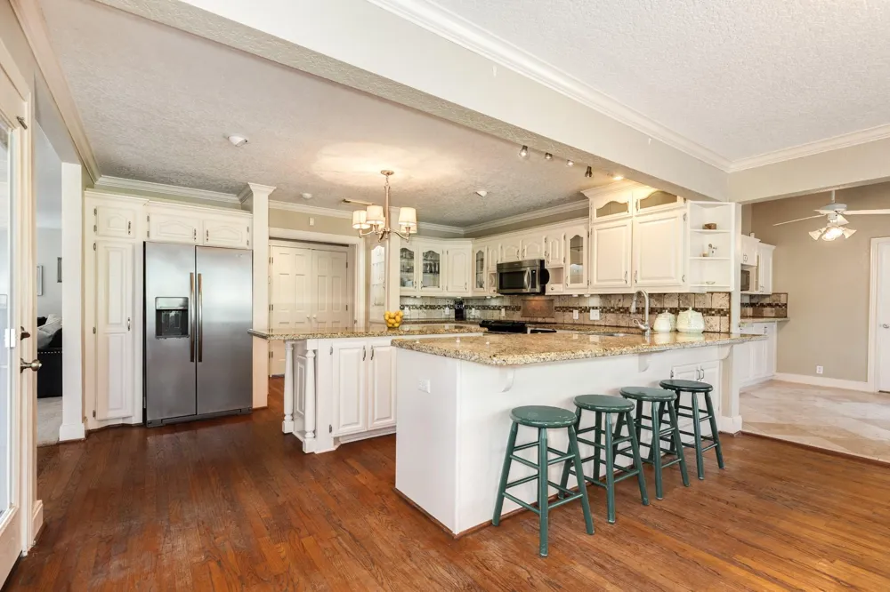45 Lake Rd Road Lake Jackson, TX 77566