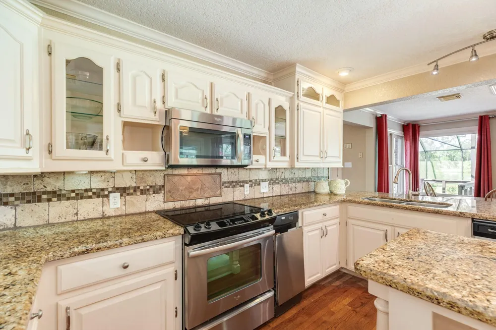 45 Lake Rd Road Lake Jackson, TX 77566