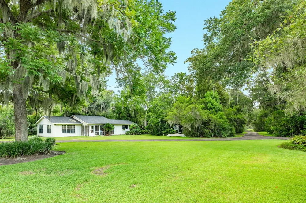 45 Lake Rd Road Lake Jackson, TX 77566