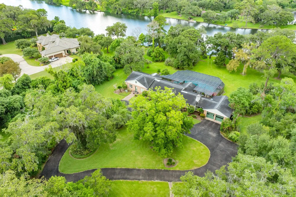 45 Lake Rd Road Lake Jackson, TX 77566